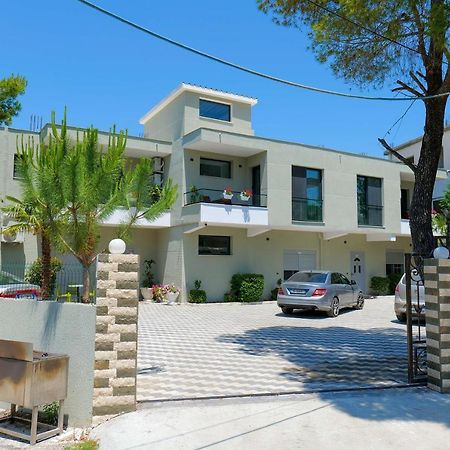Vila Celaj Hotel Vlorë Екстериор снимка
