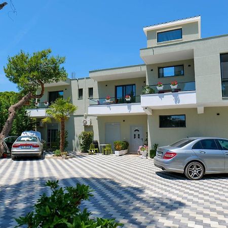 Vila Celaj Hotel Vlorë Екстериор снимка