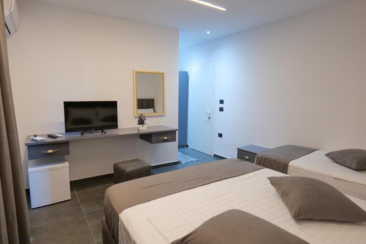 Vila Celaj Hotel Vlorë Екстериор снимка