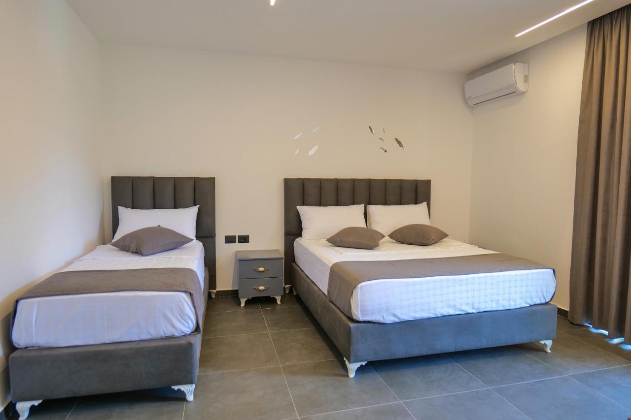 Vila Celaj Hotel Vlorë Екстериор снимка