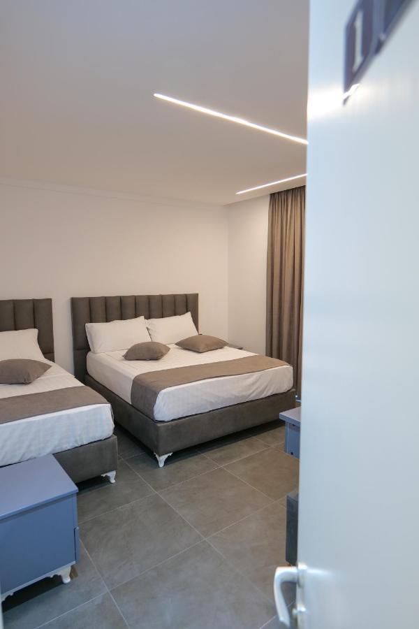 Vila Celaj Hotel Vlorë Екстериор снимка