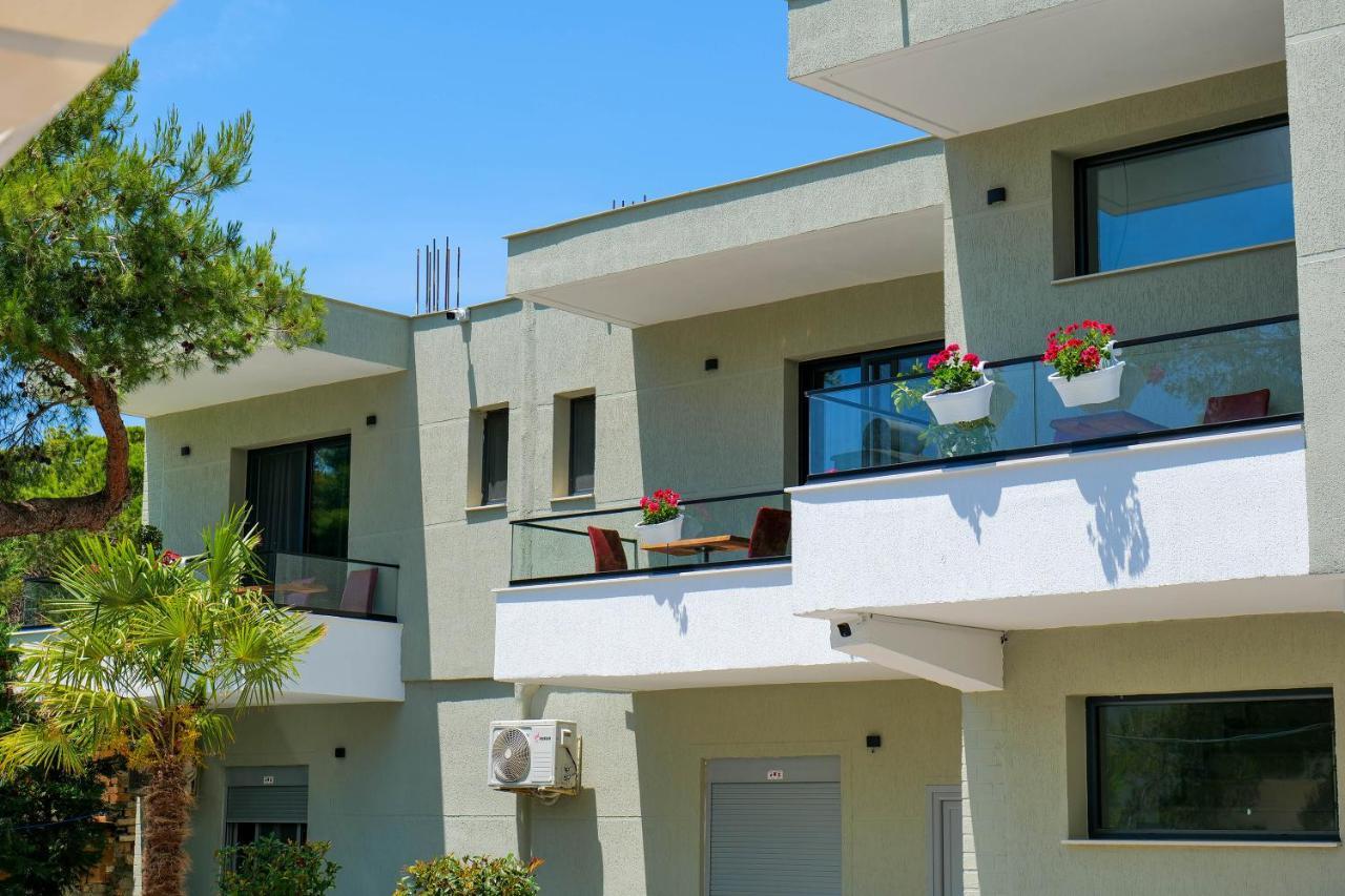 Vila Celaj Hotel Vlorë Екстериор снимка