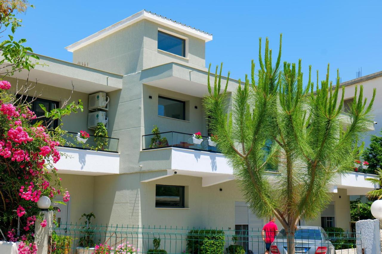 Vila Celaj Hotel Vlorë Екстериор снимка