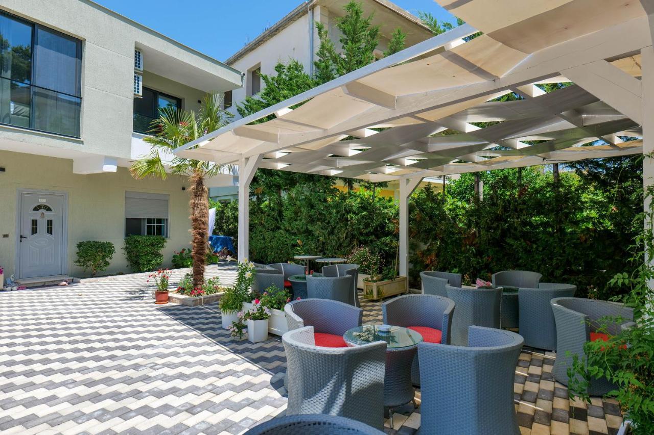 Vila Celaj Hotel Vlorë Екстериор снимка