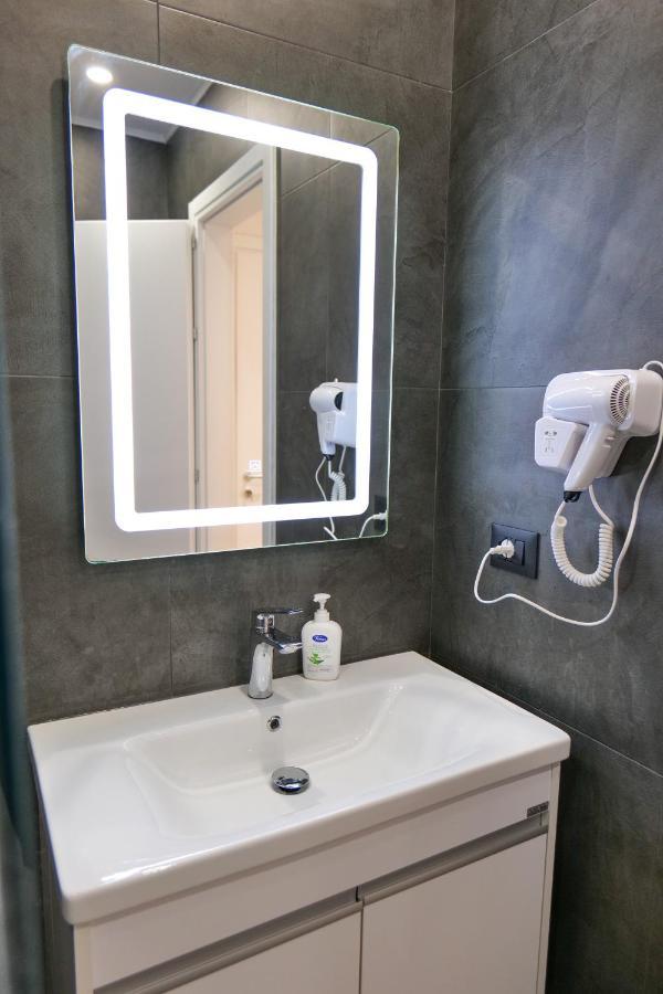 Vila Celaj Hotel Vlorë Екстериор снимка